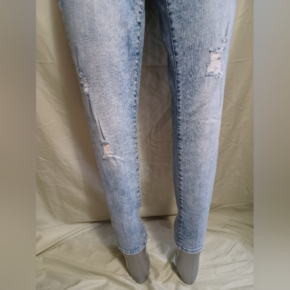 MOSSIMO DENIM Ripped Mid Rise Jegging Jeans - Picture 4 of 7